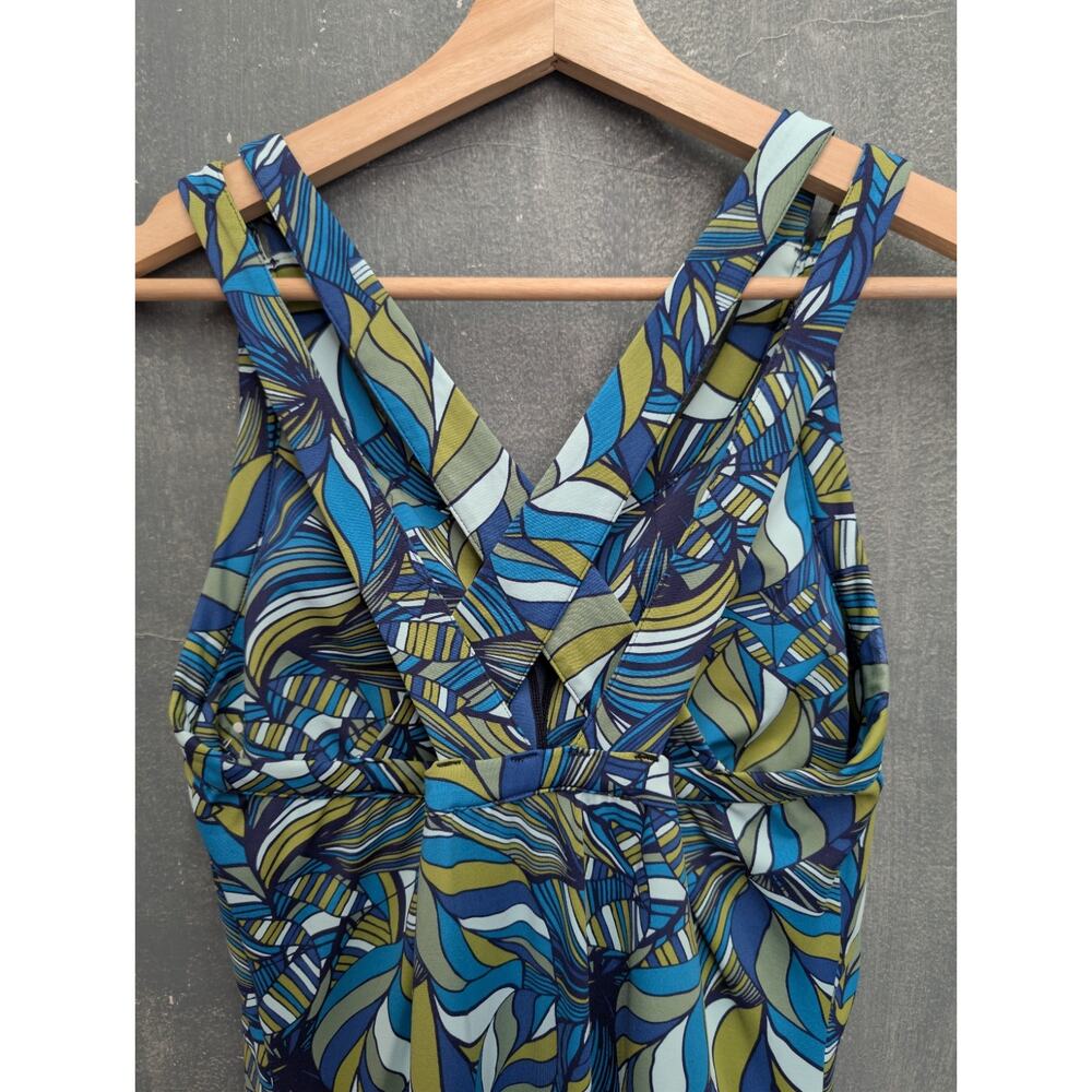 Title Nine womens size M Daring pocket Athletic dress Built In Bra Racerback - Picture 4 of 9